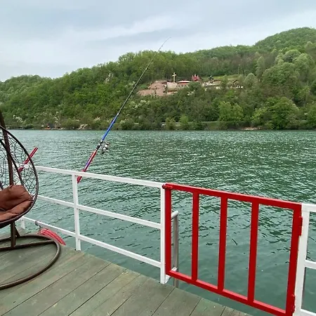 Σπίτι διακοπών Idila Zvornickog Jezera Ζβόρνικ