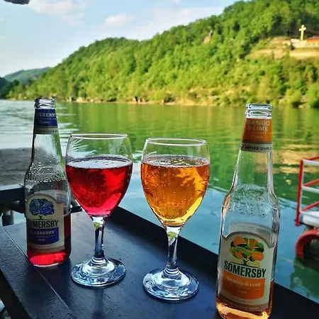 Σπίτι διακοπών Idila Zvornickog Jezera