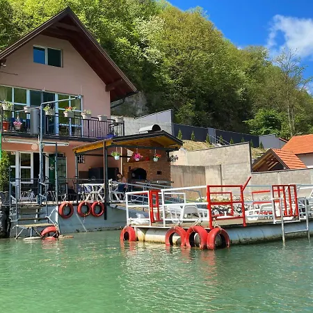 Idila Zvornickog Jezera Hébergement de vacances Zvornik