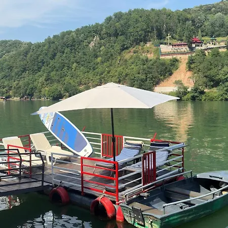 Σπίτι διακοπών Idila Zvornickog Jezera Ζβόρνικ